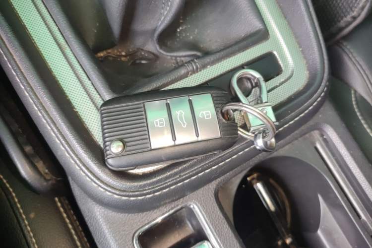 Used MG 6 2017 20T Manual Luxury Smart Connect Version China V Standard Vehicle Key