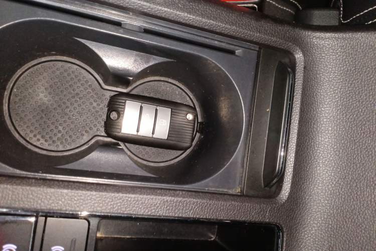 Used MG 6 2017 20T Automatic Luxury Smart Connect Version China V Standard Vehicle Key