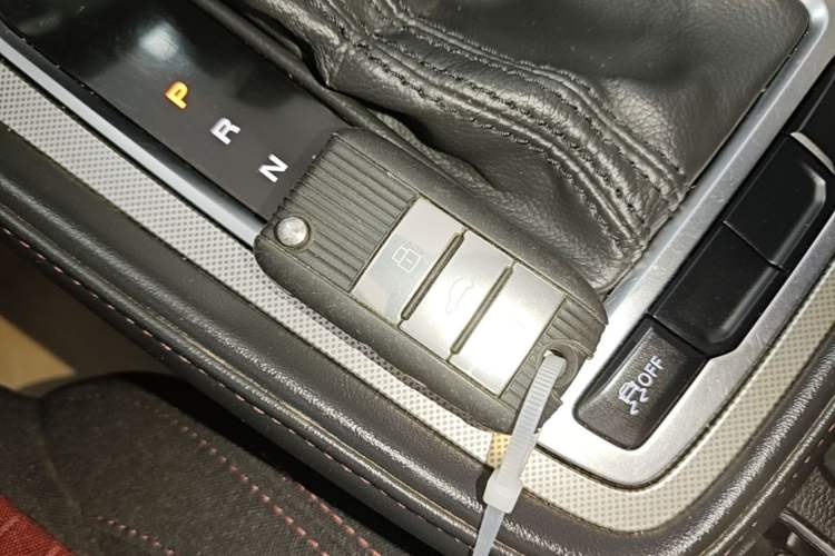 Used MG 6 2017 20T Automatic Elite Smart Connect Version China V Standard Vehicle Key