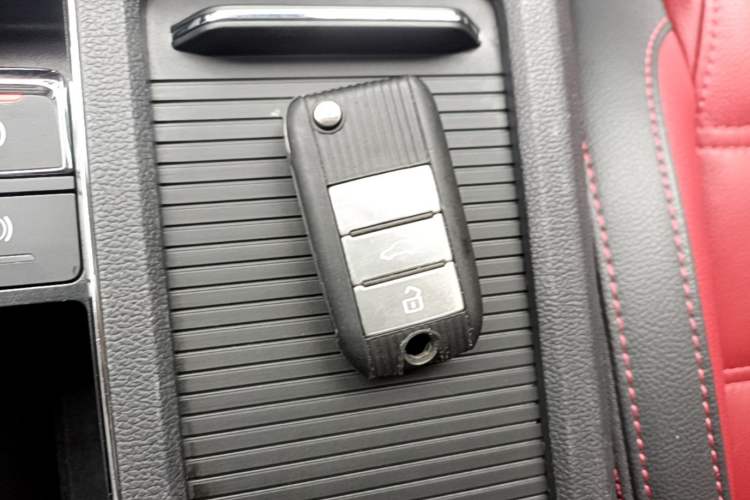 Used MG 6 2017 20T Automatic Trophy Super Sport Internet Edition China V Standard Vehicle Key