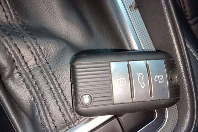 Used MG 6 2017 20T Automatic Luxury Smart Connect Version China V Standard Vehicle Key