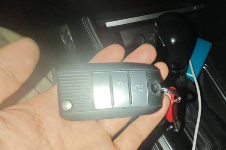 Used MG 6 2017 20T Automatic Luxury Smart Connect Version China V Standard Vehicle Key