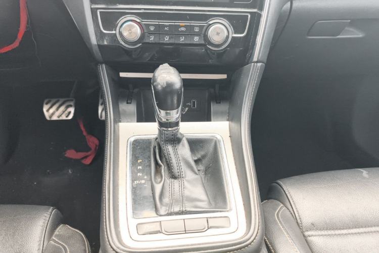 Used MG 6 2017 20T Automatic Luxury Smart Connect Version China V Standard Audio And AC Panel