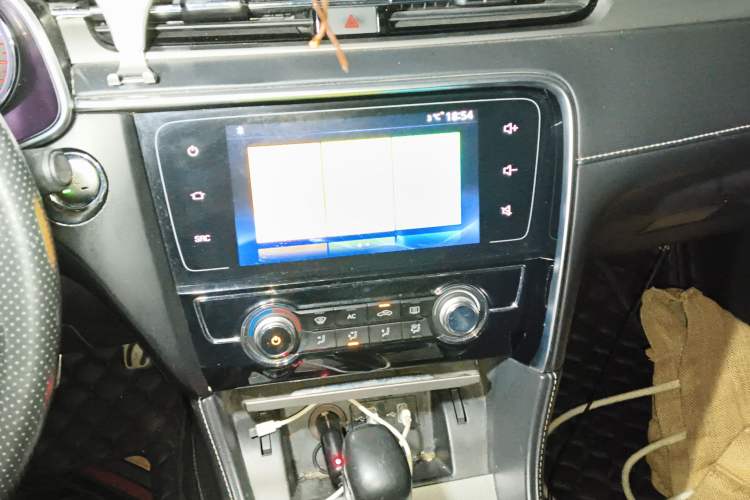 Used MG 6 2017 20T Automatic Luxury Smart Connect Version China V Standard Audio And AC Panel