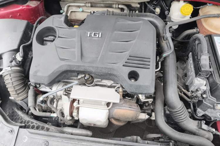 Used MG 6 2017 20T Automatic Luxury Smart Connect Version China V Standard Engine Bay