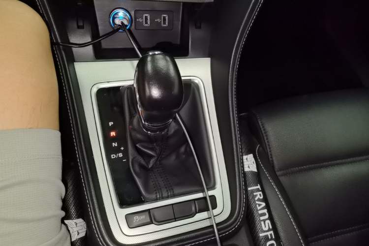 Used MG 6 2017 20T Automatic Luxury Smart Connect Version China V Standard Gear Lever