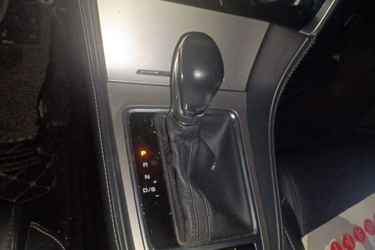 Used MG 6 2017 20T Automatic Luxury Smart Connect Version China V Standard Gear Lever
