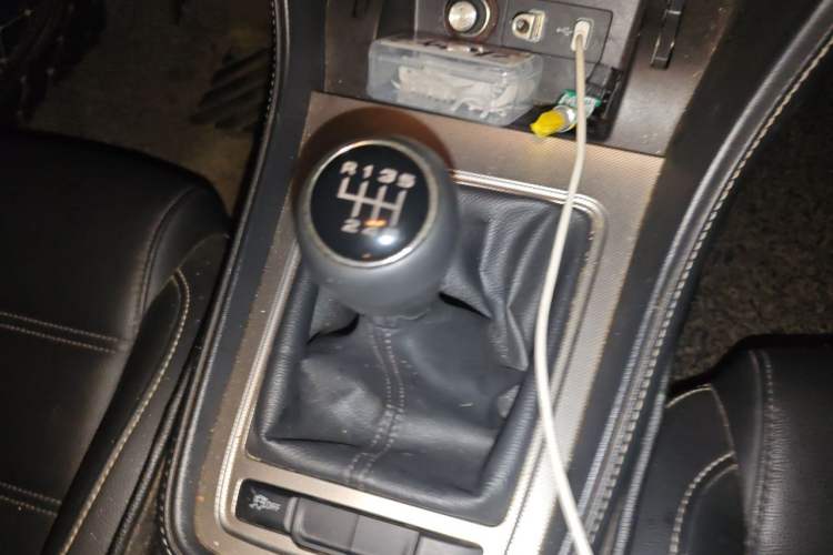 Used MG 6 2017 20T Manual Luxury Smart Connect Version China V Standard Gear Lever