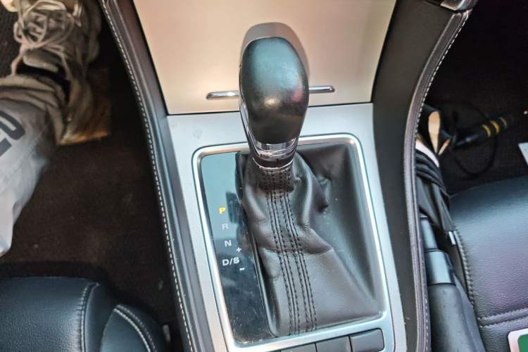 Used MG 6 2017 20T Automatic Luxury Smart Connect Version China V Standard Gear Lever