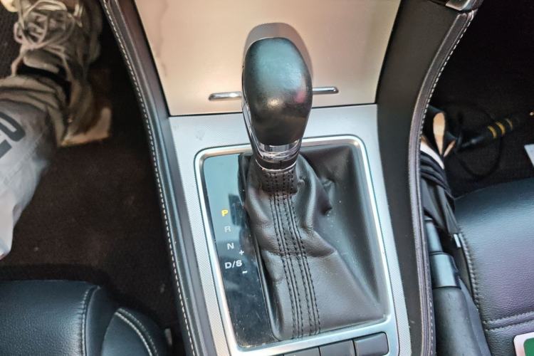 Used MG 6 2017 20T Automatic Luxury Smart Connect Version China V Standard Gear Lever