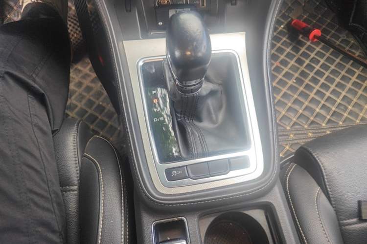 Used MG 6 2017 20T Automatic Luxury Smart Connect Version China V Standard Gear Lever
