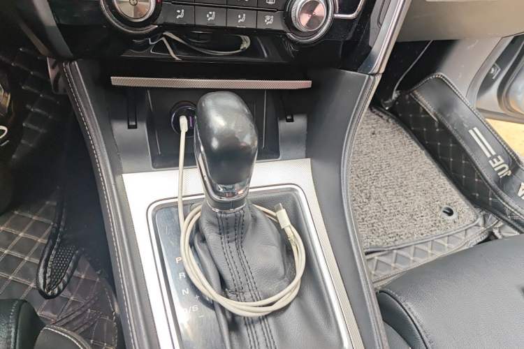 Used MG 6 2017 20T Automatic Luxury Smart Connect Version China V Standard Gear Lever