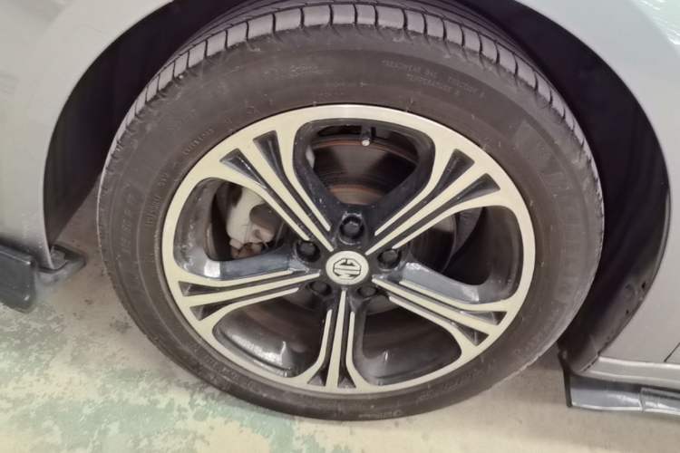 Used MG 6 2017 20T Automatic Luxury Smart Connect Version China V Standard Left Front Wheel Hub