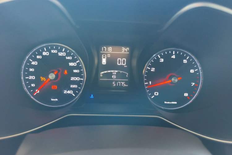 Used MG 6 2017 20T Manual Luxury Smart Connect Version China V Standard Odometer Close Up