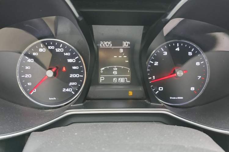 Used MG 6 2017 20T Automatic Luxury Smart Connect Version China V Standard Odometer Close Up