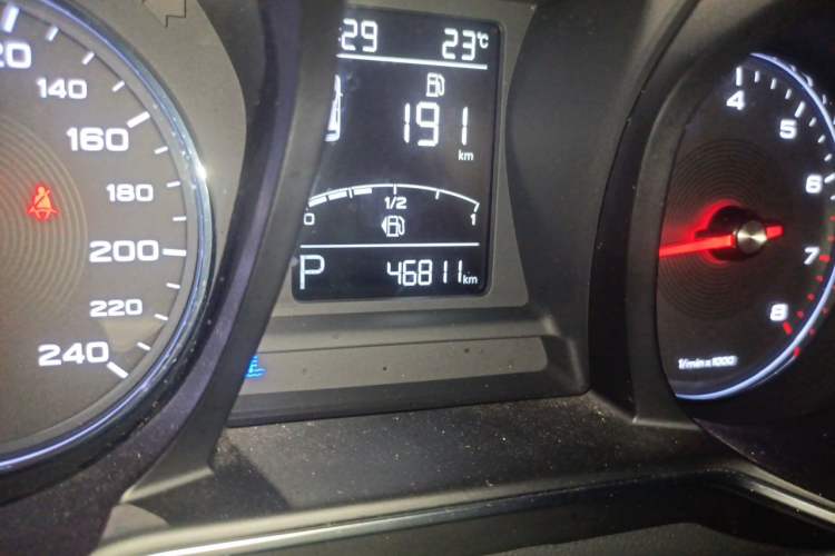 Used MG 6 2017 20T Automatic Luxury Smart Connect Version China V Standard Odometer Close Up