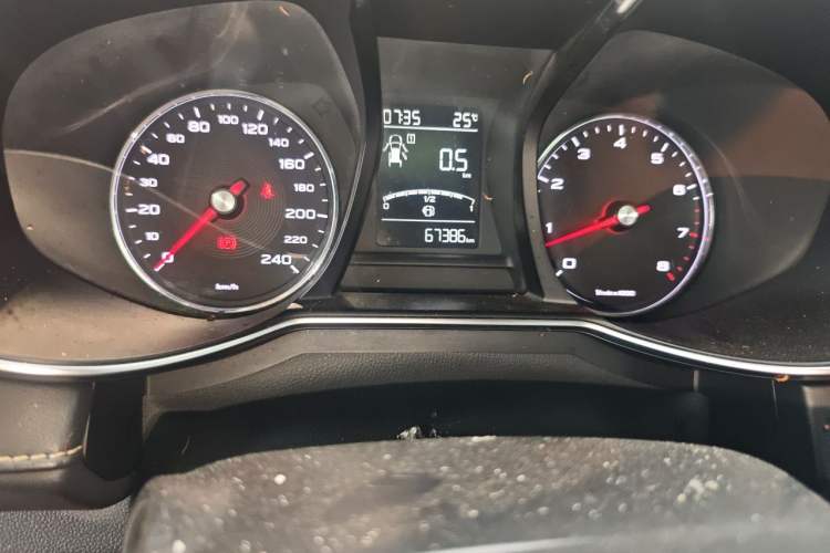 Used MG 6 2017 20T Manual Luxury Smart Connect Version China V Standard Odometer Close Up