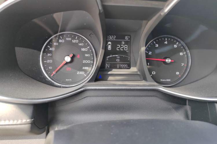 Used MG 6 2017 20T Automatic Luxury Smart Connect Version China V Standard Odometer Close Up