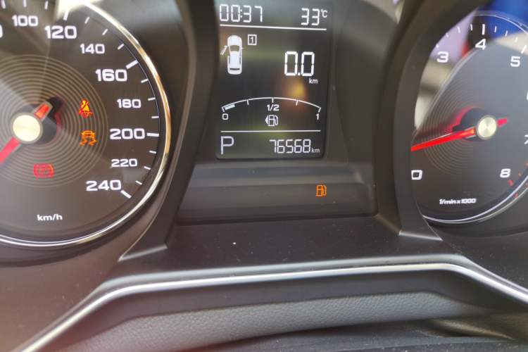 Used MG 6 2017 20T Automatic Luxury Smart Connect Version China V Standard Odometer Close Up