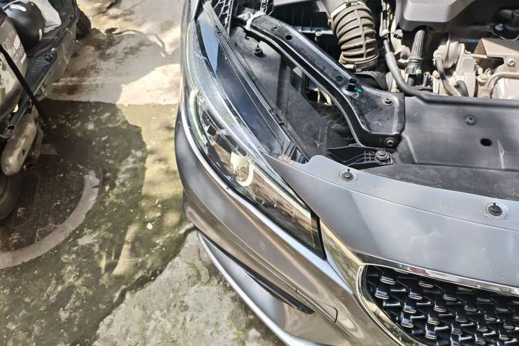Used MG 6 2017 20T Automatic Trophy Prestige Internet Edition China V Standard Right Front Headlight
