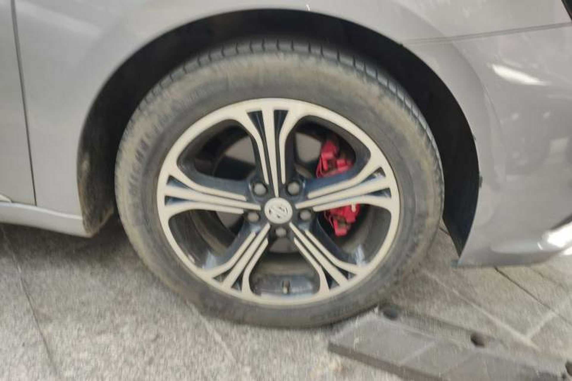 Used MG 6 2017 20T Manual Luxury Smart Connect Version China V Standard Right Front Wheel Hub