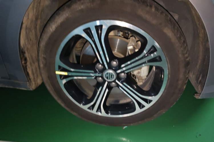 Used MG 6 2017 20T Manual Luxury Smart Connect Version China V Standard Right Front Wheel Hub