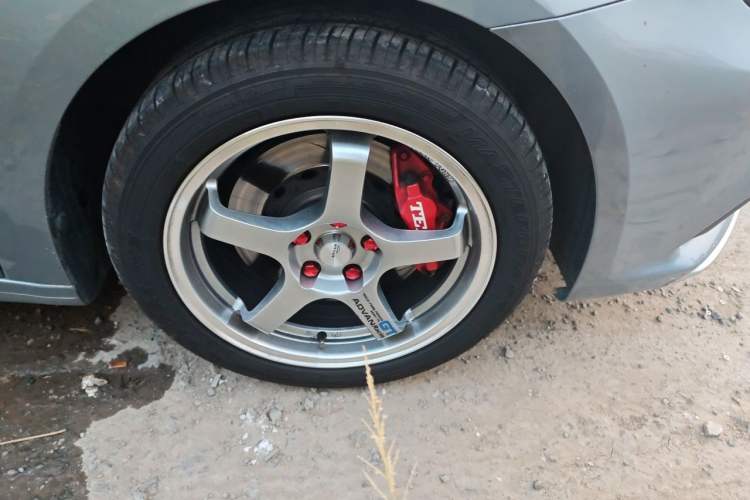 Used MG 6 2017 20T Manual Luxury Smart Connect Version China V Standard Right Front Wheel Hub