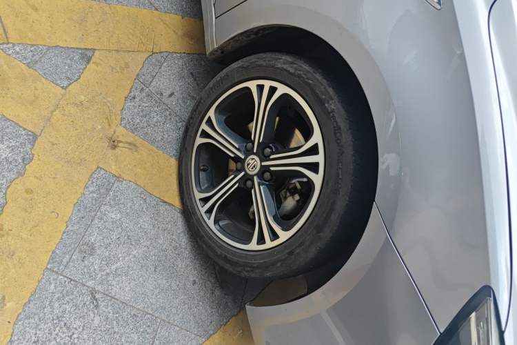 Used MG 6 2017 20T Automatic Luxury Smart Connect Version China V Standard Right Front Wheel Hub