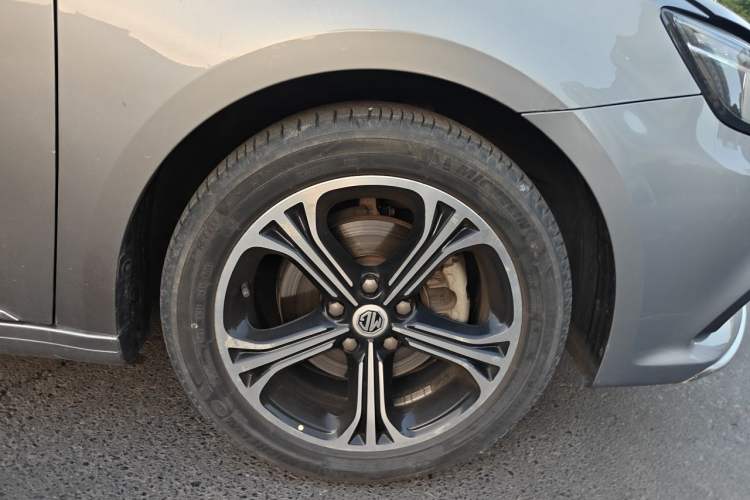 Used MG 6 2017 20T Manual Luxury Smart Connect Version China V Standard Right Front Wheel Hub