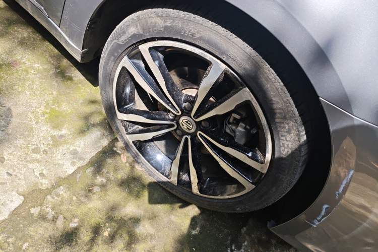 Used MG 6 2017 20T Automatic Trophy Prestige Internet Edition China V Standard Right Front Wheel Hub
