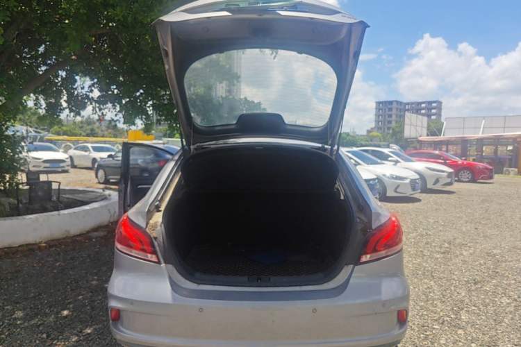 Used MG 6 2017 20T Automatic Luxury Smart Connect Version China V Standard Trunk
