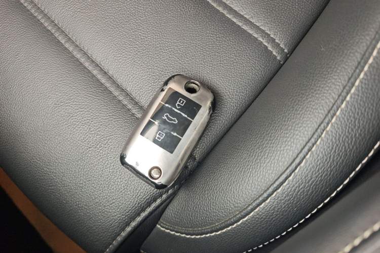 Used MG 6 2017 20T Automatic Luxury Smart Connect Version China V Standard Vehicle Key