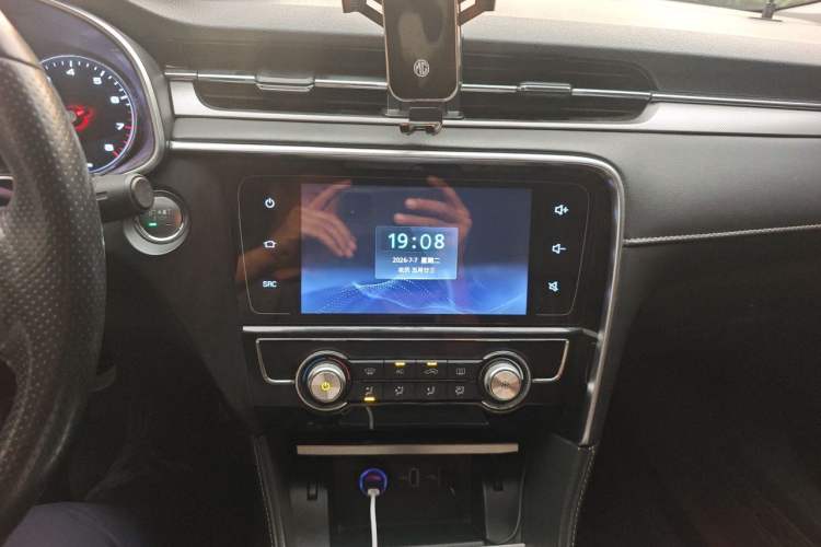 Used MG 6 2017 20T Manual Luxury Smart Connect Version China V Standard Audio And AC Panel
