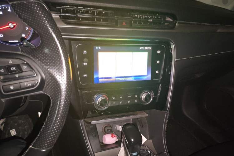 Used MG 6 2017 20T Automatic Luxury Smart Connect Version China V Standard Audio And AC Panel