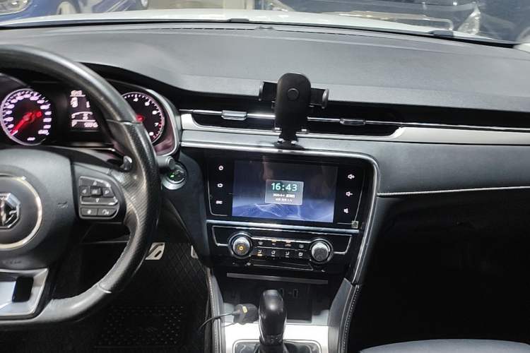 Used MG 6 2017 20T Automatic Luxury Smart Connect Version China V Standard Audio And AC Panel
