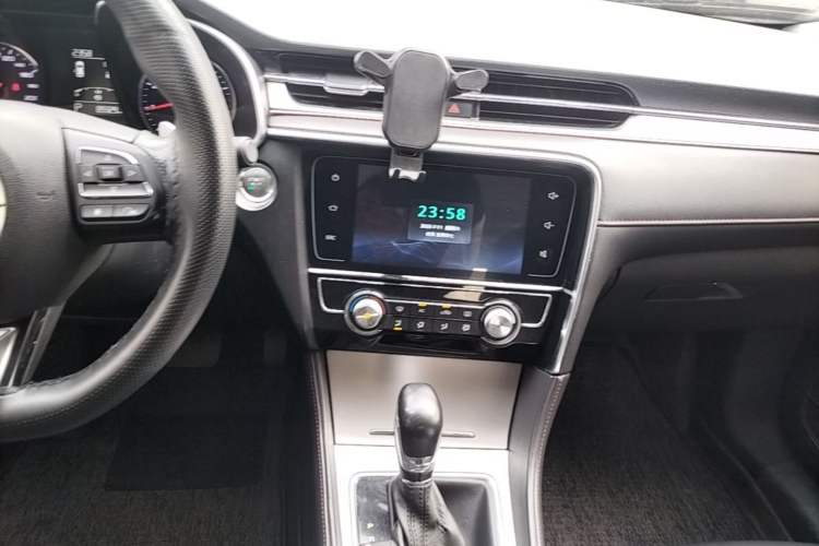 Used MG 6 2017 20T Automatic Elite Smart Connect Version China V Standard Audio And AC Panel