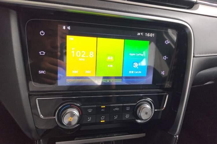 Used MG 6 2017 20T Manual Luxury Smart Connect Version China V Standard Audio And AC Panel