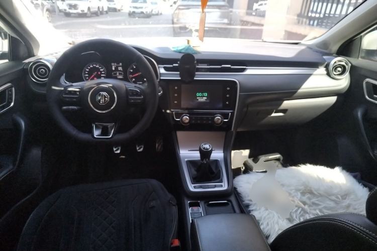 Used MG 6 2017 20T Manual Luxury Smart Connect Version China V Standard Center Console