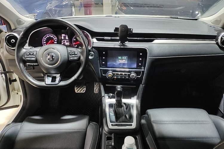 Used MG 6 2017 20T Automatic Luxury Smart Connect Version China V Standard Center Console