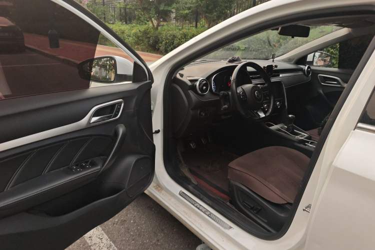 Used MG 6 2017 20T Manual Luxury Smart Connect Version China V Standard Driver Seat