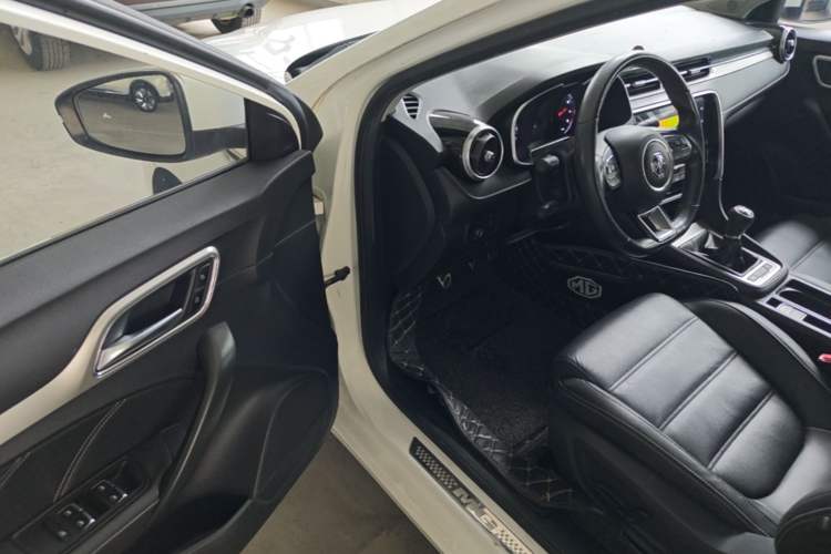 Used MG 6 2017 20T Manual Luxury Smart Connect Version China V Standard Driver Seat