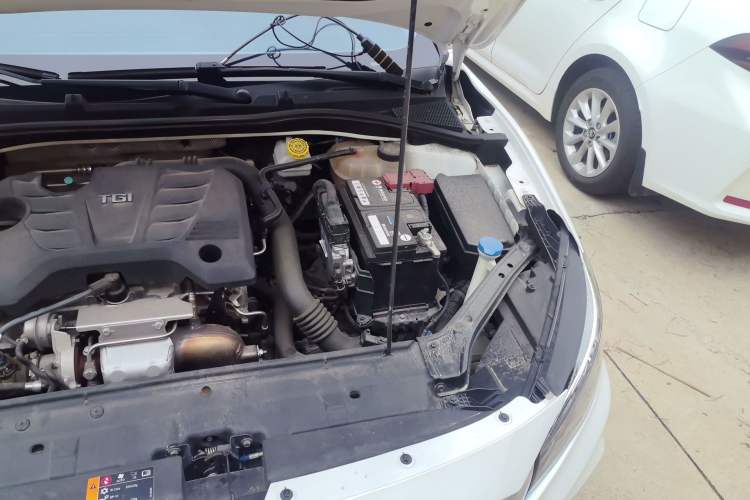Used MG 6 2017 20T Automatic Luxury Smart Connect Version China V Standard Engine Bay Left