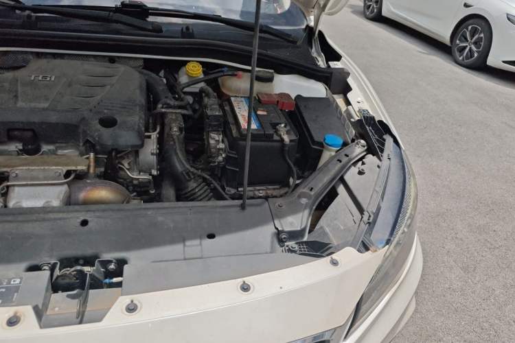 Used MG 6 2017 20T Automatic Trophy Prestige Internet Edition China V Standard Engine Bay Left