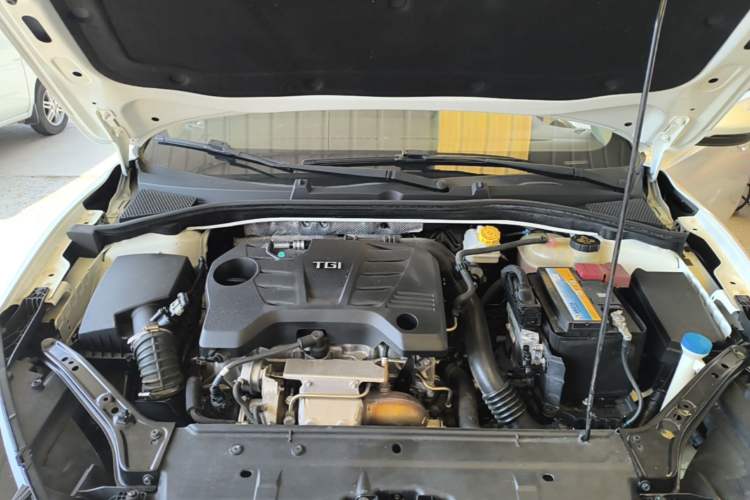 Used MG 6 2017 20T Automatic Luxury Smart Connect Version China V Standard Engine Bay