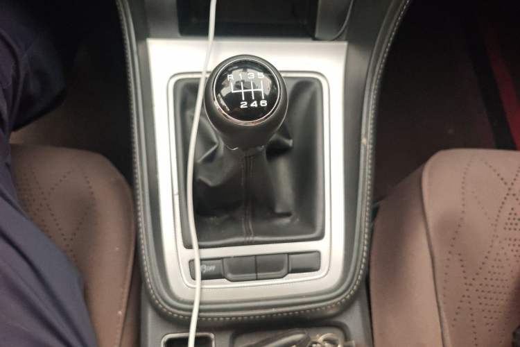 Used MG 6 2017 20T Manual Luxury Smart Connect Version China V Standard Gear Lever