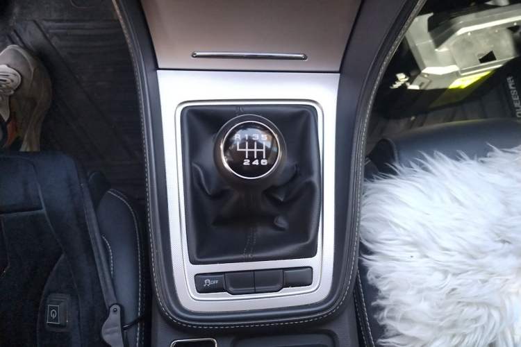 Used MG 6 2017 20T Manual Luxury Smart Connect Version China V Standard Gear Lever
