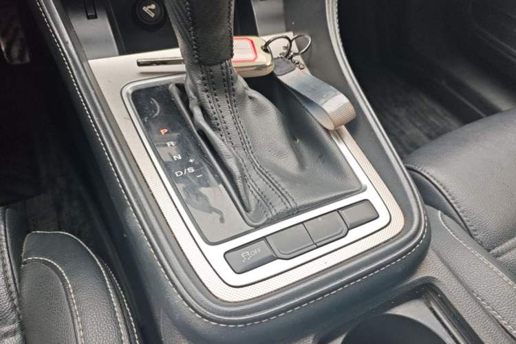 Used MG 6 2017 20T Automatic Luxury Smart Connect Version China V Standard Gear Lever