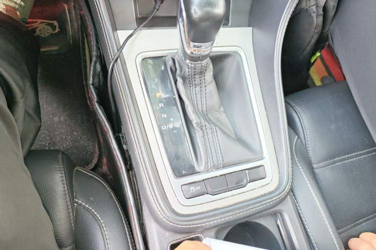 Used MG 6 2017 20T Automatic Luxury Smart Connect Version China V Standard Gear Lever
