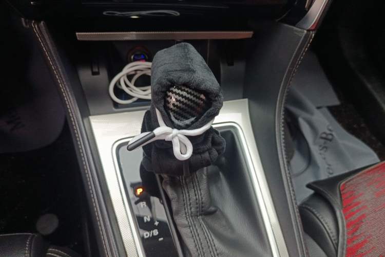 Used MG 6 2017 20T Automatic Luxury Smart Connect Version China V Standard Gear Lever