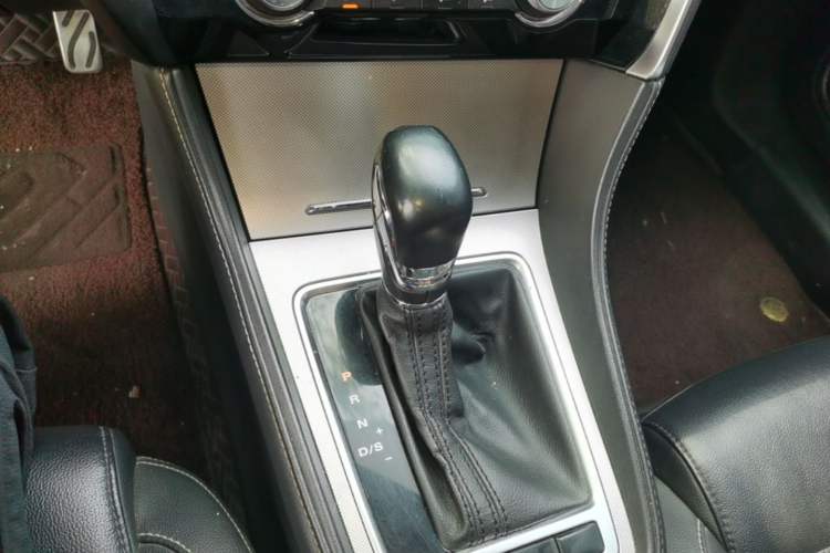 Used MG 6 2017 20T Automatic Luxury Smart Connect Version China V Standard Gear Lever